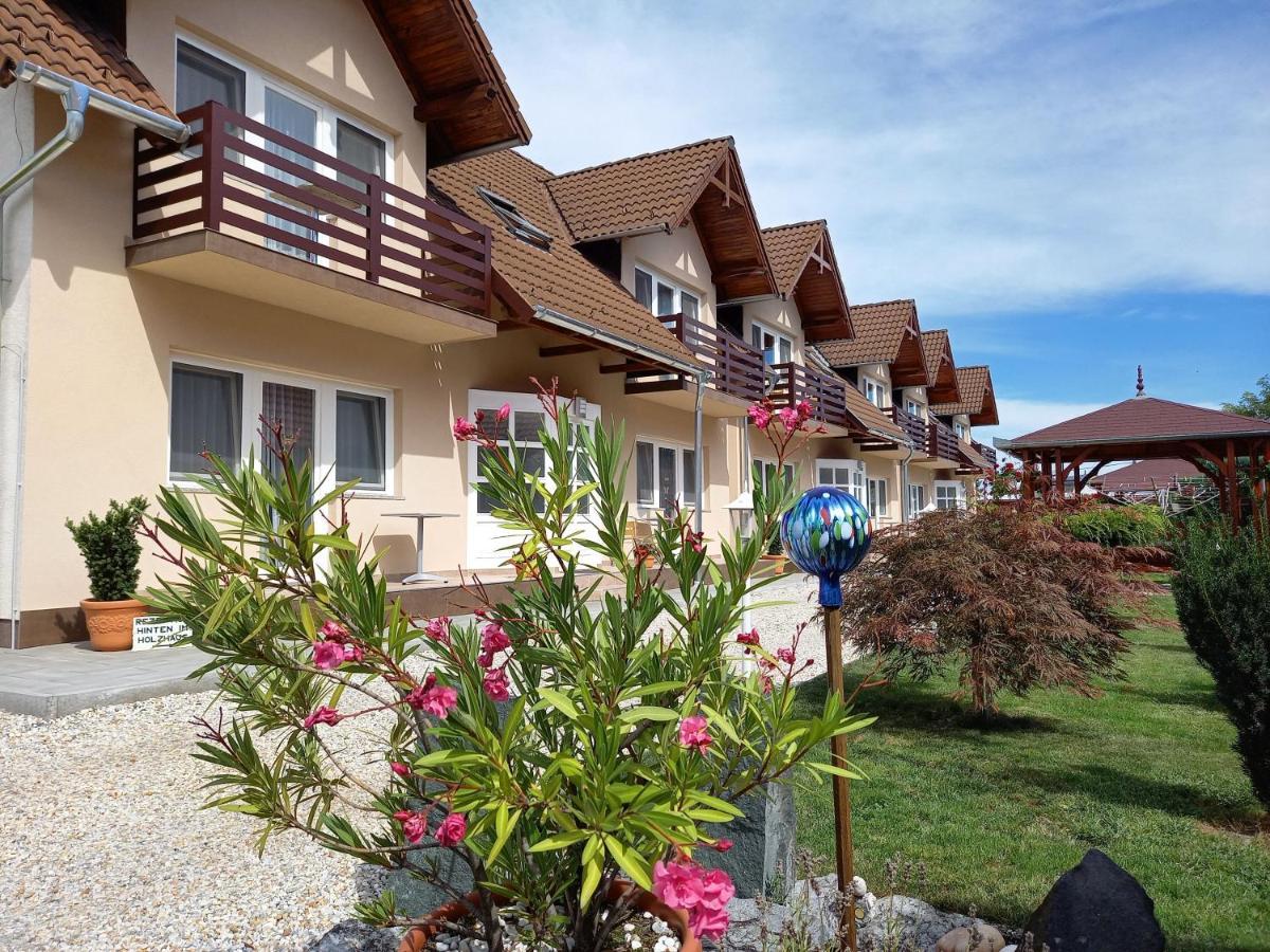 Petrovics Apartmanhaz 1 Buk Bagian luar foto