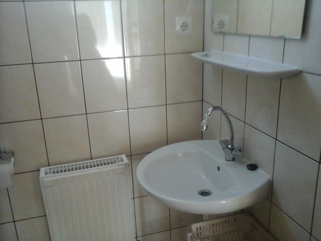 Petrovics Apartmanhaz 1 Buk Bagian luar foto