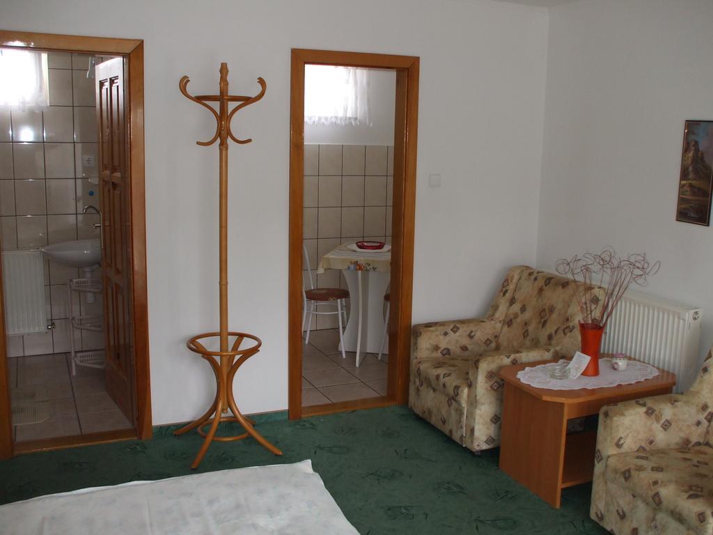 Petrovics Apartmanhaz 1 Buk Bagian luar foto